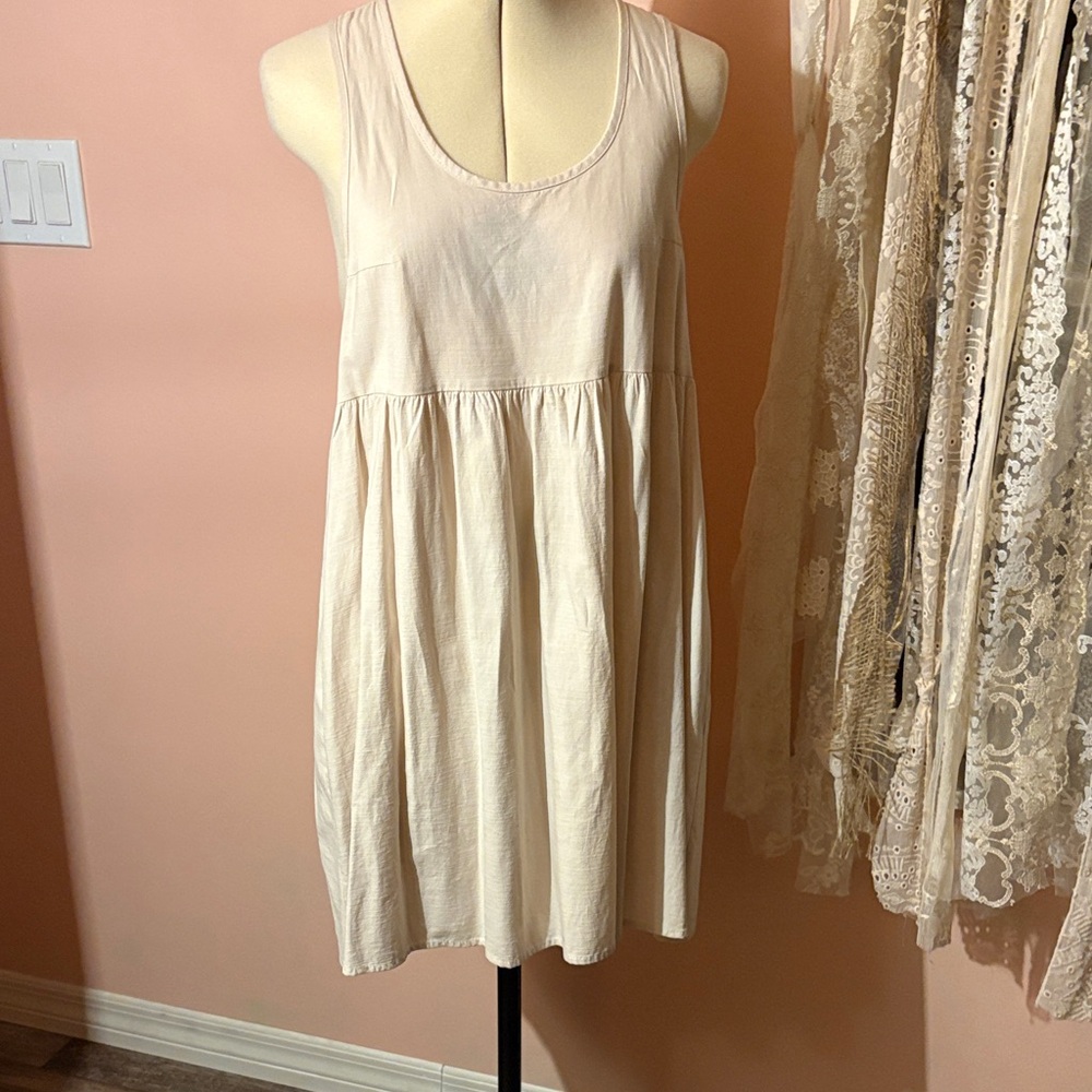 Sleeveless Cream Scoop-Neck Tiered Mini Dress